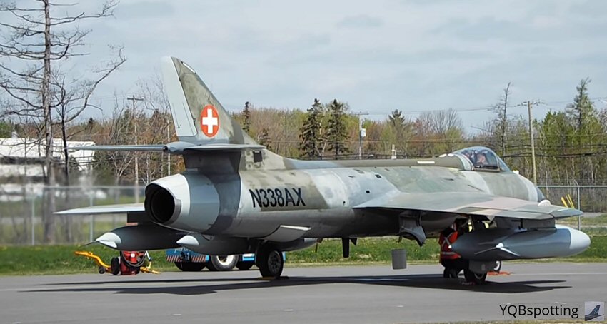 J-4085/N338AX at YQB