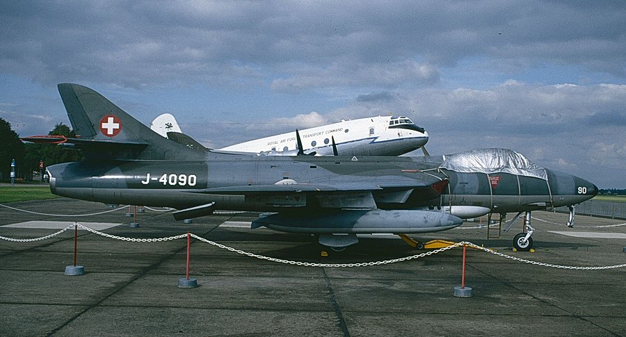 J-4090 at Duxford